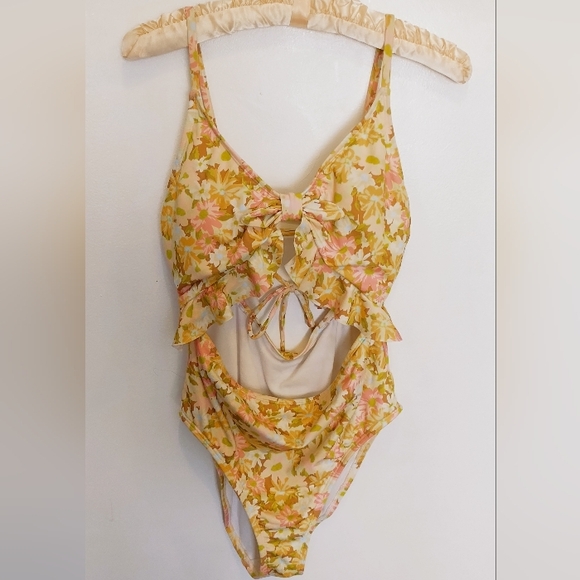 Hurley Other - Hurley Floral One Piece Swimsuit